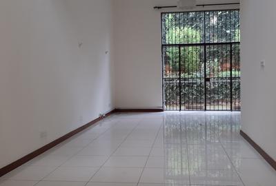 5 Bed Townhouse with En Suite in Kyuna