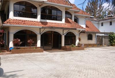 4 Bed House in Ridgeways - 3