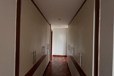 4 Bed Apartment with En Suite at Riverside Drive - 2