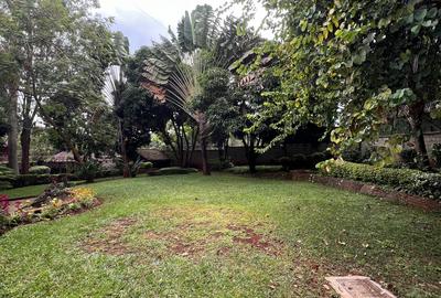 5 Bed House with En Suite at Runda