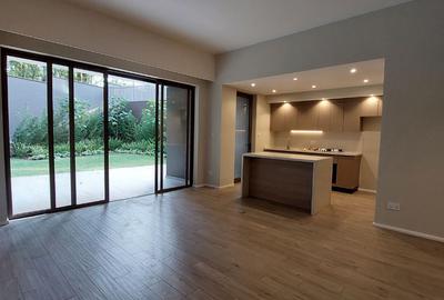 3 Bed Apartment with En Suite in Nyari