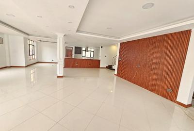 5 Bed House with En Suite at Kyuna