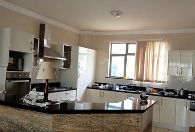 Furnished 3 Bed Apartment with En Suite at Parklands