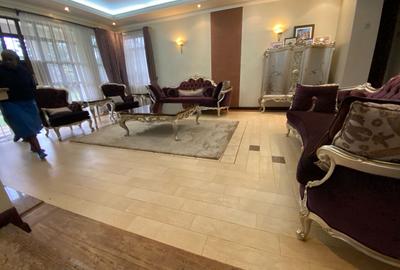 5 Bed House with En Suite in Runda - 2