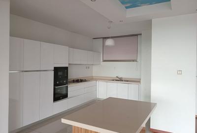 3 Bed Apartment with En Suite in Parklands - 2