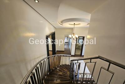 5 Bed House with En Suite in Loresho