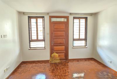 5 Bed Townhouse with En Suite in Lavington