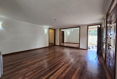 5 Bed Townhouse with En Suite in Lavington - 4