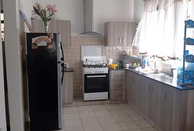 3 Bed Apartment with En Suite in Ruaka