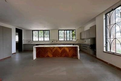 4 Bed House with En Suite in Runda