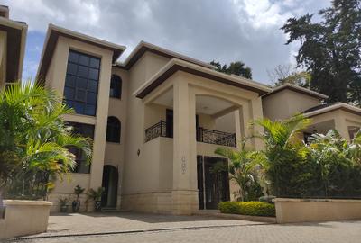 5 Bed Townhouse with En Suite at Lavington