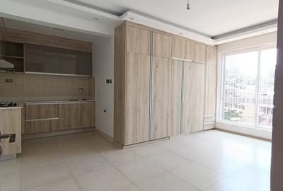 Studio Apartment with En Suite in Westlands Area - 3