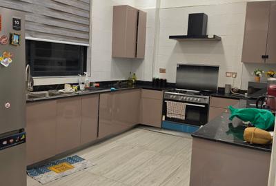 6 Bed Apartment with En Suite at Parklands