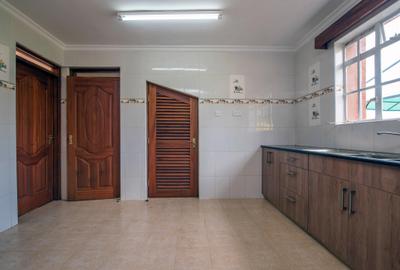 4 Bed Townhouse with Garden in Kiambu Road