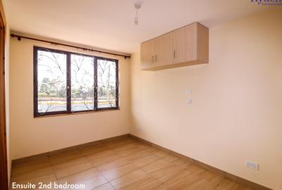 4 Bed House with En Suite at 5Th Drive Kerarapon