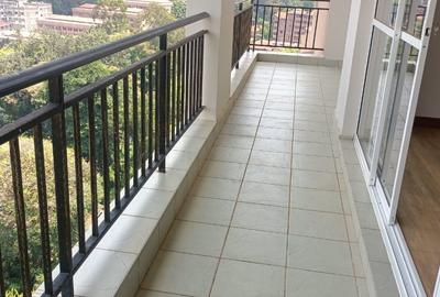 3 Bed Apartment with En Suite in Riverside