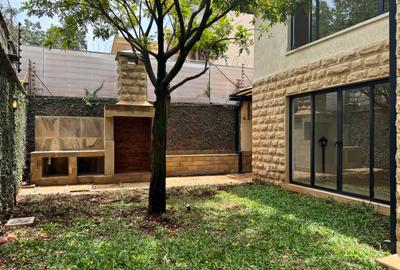 5 Bed Townhouse with En Suite in Lavington - 3