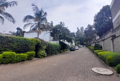 4 Bed Townhouse with En Suite at Lavington - 3