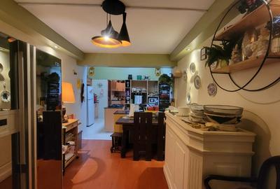 5 Bed House with En Suite in Lavington - 4