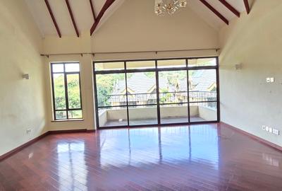 5 Bed Townhouse with En Suite at Lavington Green - 4