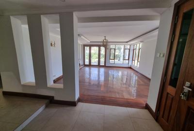 4 Bed House with En Suite in Thika Road - 4