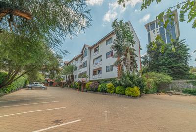 Serviced 2 Bed Apartment with Backup Generator in Parklands - 3