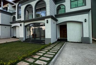 5 Bed Townhouse with En Suite in Lavington