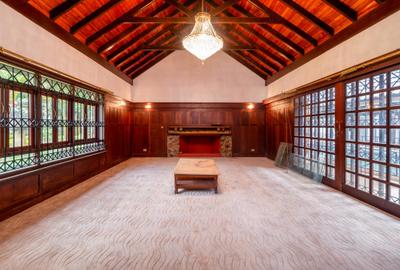 6 Bed House with En Suite in Karen