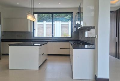 6 Bed Villa with En Suite at Peponi Rise - 2