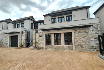 4 Bed Townhouse with En Suite at Runda - 3