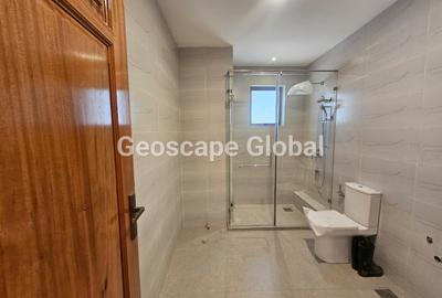5 Bed House with En Suite in Rosslyn - 2