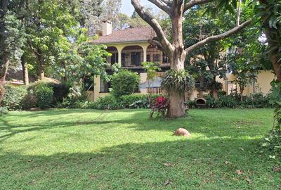 5 Bed House with En Suite in Nyari