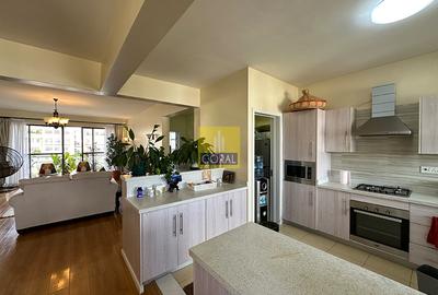 3 Bed Apartment in Brookside - 4