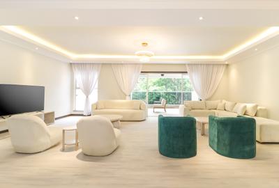 3 Bed Apartment with En Suite in Riverside