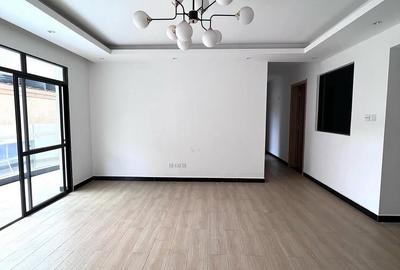 3 Bed Apartment with En Suite at Othaya Road