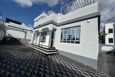 4 Bed House with En Suite in Eastern ByPass - 2