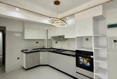 2 Bed Apartment with Swimming Pool in Kilimani - 4