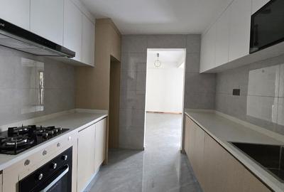 Serviced 2 Bed Apartment with En Suite in Brookside - 2