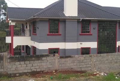 4 Bed House with En Suite in Ngong