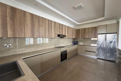 Serviced 3 Bed Apartment with En Suite in Brookside - 3