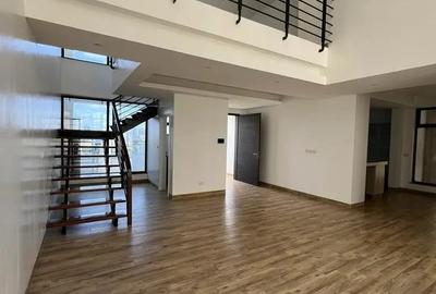 4 Bed Apartment with En Suite in Riverside