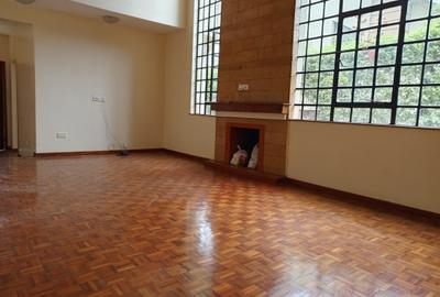 4 Bed Townhouse with En Suite in Kitisuru