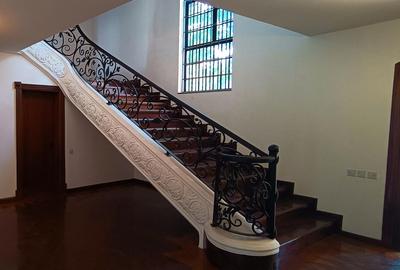 6 Bed Villa with En Suite at Kitusuru - 3