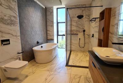 5 Bed Townhouse with En Suite at Loresho - 2