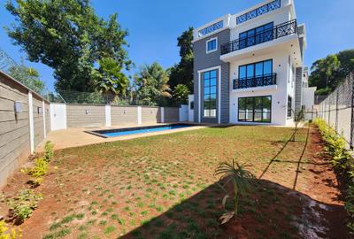 5 Bed Villa with En Suite in Lavington - 2