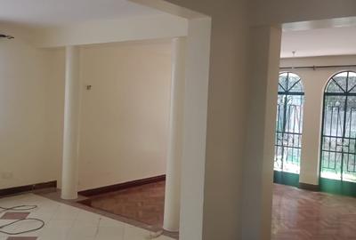 5 Bed Townhouse with En Suite in Riverside