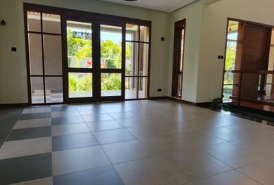 4 Bed House with En Suite in Runda - 3