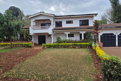 4 Bed House with En Suite at Nyari Close - 4