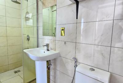 2 Bed Apartment with En Suite in General Mathenge - 4