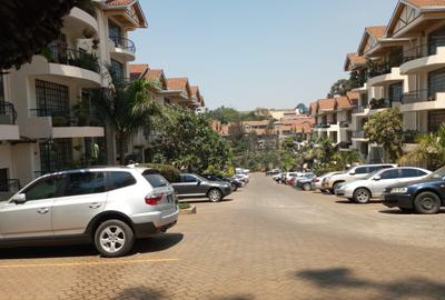 3 Bed Apartment with En Suite at Lavington - 2